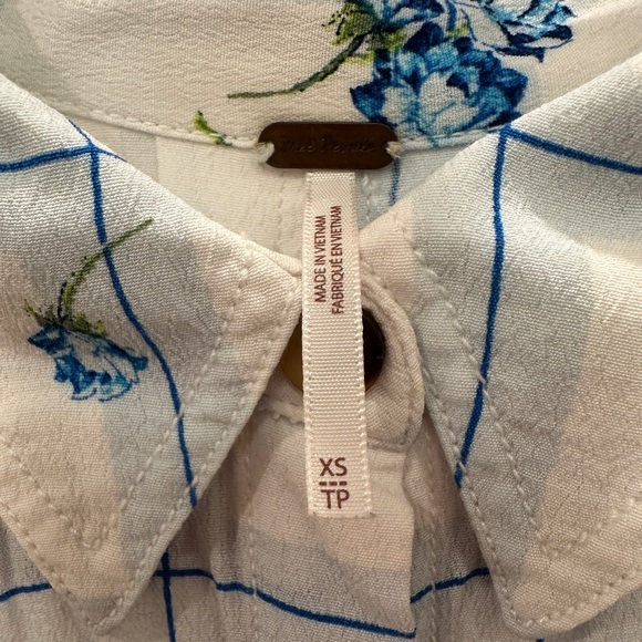 Free People XS White Blue Floral Grid Button Down Blouse Viscose, Fits a small - Picture 3 of 5